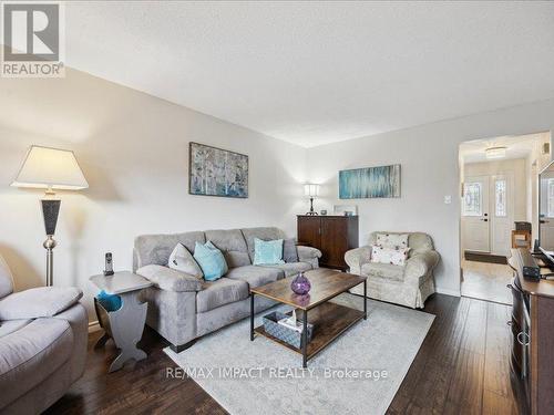 429 Charrington Avenue, Oshawa (Centennial), ON - Indoor Photo Showing Living Room