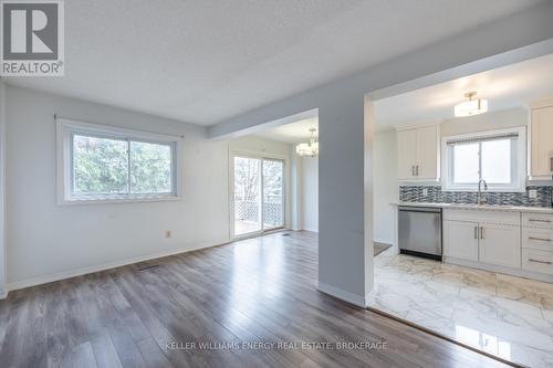 606 Cobblehill Drive, Oshawa (Pinecrest), ON - Indoor Photo Showing Kitchen