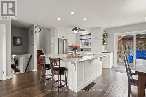 1047 St. Paul'S Street, Peterborough (Northcrest), ON - Indoor Photo Showing Kitchen With Upgraded Kitchen