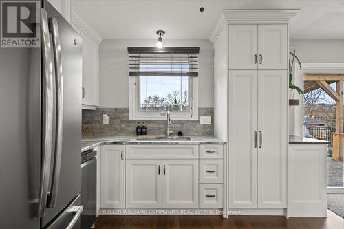 1047 St. Paul'S Street, Peterborough (Northcrest), ON - Indoor Photo Showing Kitchen