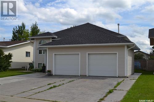 2915 37Th Street W, Saskatoon, SK - Outdoor