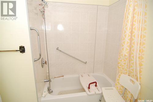 2915 37Th Street W, Saskatoon, SK - Indoor Photo Showing Bathroom