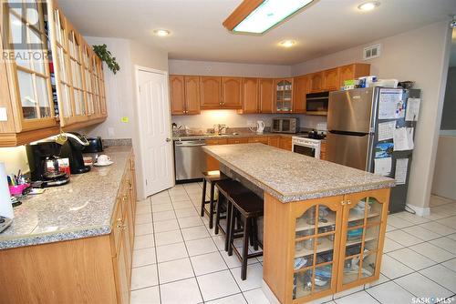 2915 37Th Street W, Saskatoon, SK - Indoor Photo Showing Kitchen