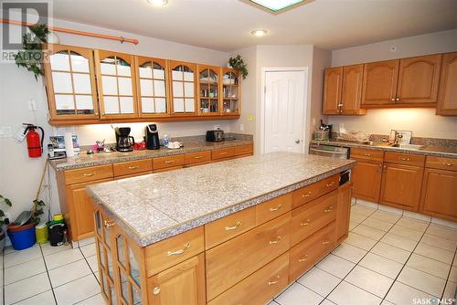 2915 37Th Street W, Saskatoon, SK - Indoor Photo Showing Kitchen