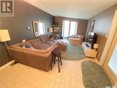 748 Brimacombe Drive, Weyburn, SK - Indoor Photo Showing Living Room