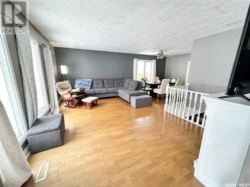 748 Brimacombe Drive, Weyburn, SK - Indoor Photo Showing Living Room