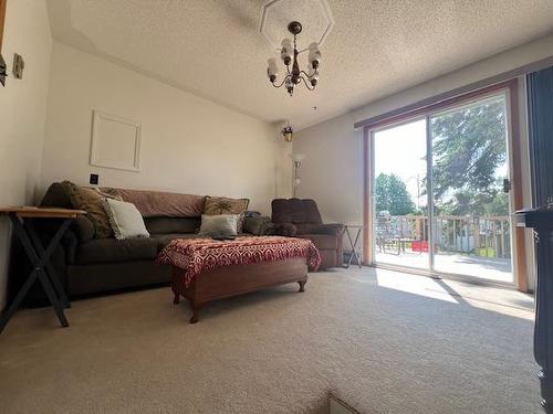 1021 Third Street, Fort Frances, ON - Indoor Photo Showing Living Room