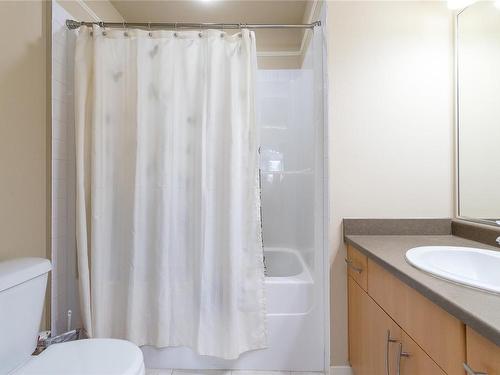 513-623 Treanor Ave, Langford, BC - Indoor Photo Showing Bathroom