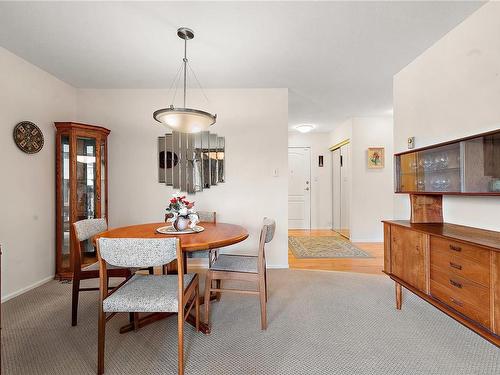 2140-2600 Ferguson Rd, Central Saanich, BC - Indoor Photo Showing Dining Room