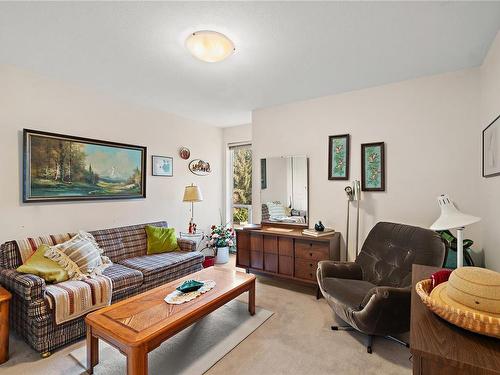 2140-2600 Ferguson Rd, Central Saanich, BC - Indoor Photo Showing Living Room