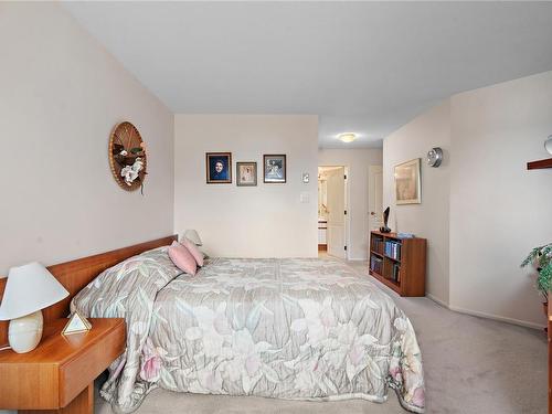 2140-2600 Ferguson Rd, Central Saanich, BC - Indoor Photo Showing Bedroom