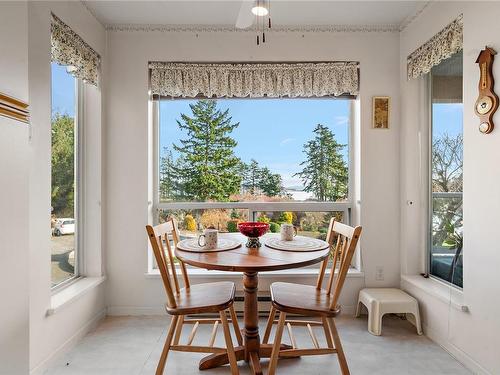 2140-2600 Ferguson Rd, Central Saanich, BC - Indoor Photo Showing Dining Room