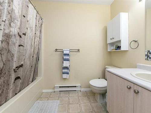 201-220 Back Rd, Courtenay, BC - Indoor Photo Showing Bathroom