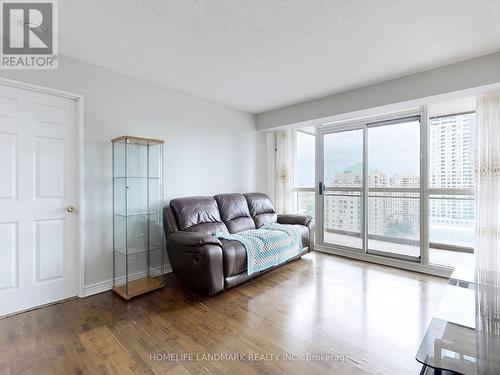 2208 - 18 Parkview Avenue, Toronto, ON - Indoor Photo Showing Living Room