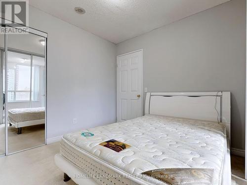 2208 - 18 Parkview Avenue, Toronto, ON - Indoor Photo Showing Bedroom