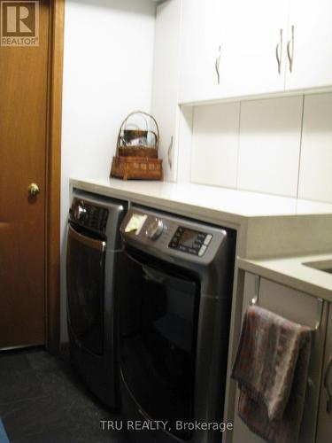 2308 Walsh Avenue, Ottawa, ON - Indoor Photo Showing Laundry Room