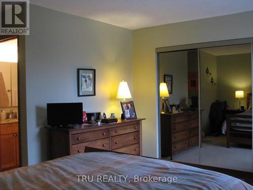 2308 Walsh Avenue, Ottawa, ON - Indoor Photo Showing Bedroom