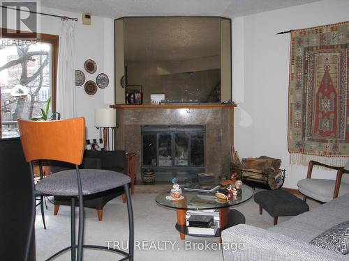 2308 Walsh Avenue, Ottawa, ON - Indoor Photo Showing Living Room With Fireplace