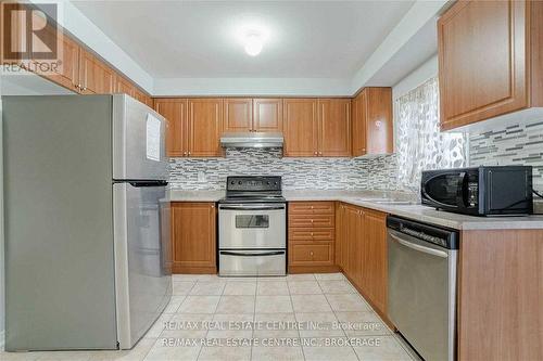 5787 Tiz Road, Mississauga, ON - Indoor Photo Showing Kitchen