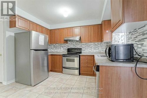 5787 Tiz Road, Mississauga, ON - Indoor Photo Showing Kitchen