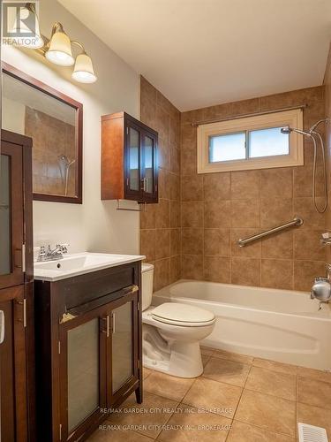 10 Cindy Drive, St. Catharines (437 - Lakeshore), ON - Indoor Photo Showing Bathroom