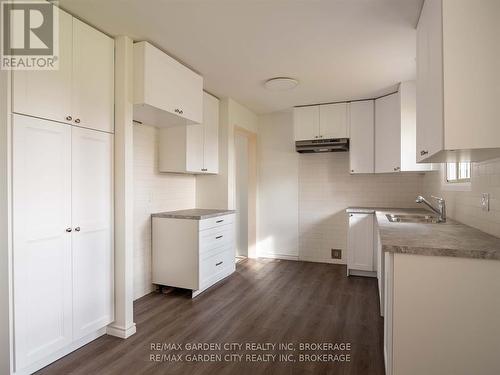 10 Cindy Drive, St. Catharines (437 - Lakeshore), ON - Indoor Photo Showing Kitchen