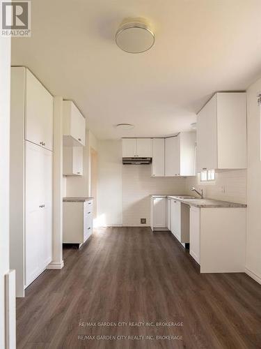 10 Cindy Drive, St. Catharines (437 - Lakeshore), ON - Indoor Photo Showing Kitchen