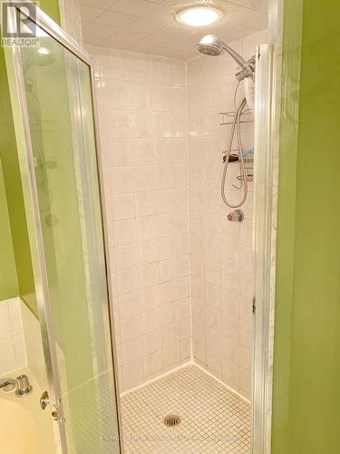 901 - 25 Maitland Street, Toronto, ON - Indoor Photo Showing Bathroom