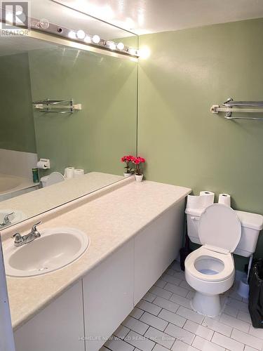 901 - 25 Maitland Street, Toronto, ON - Indoor Photo Showing Bathroom