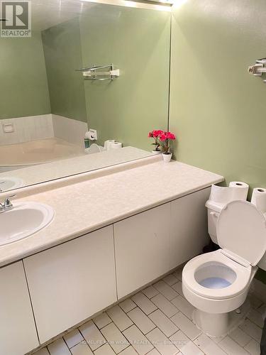 901 - 25 Maitland Street, Toronto, ON - Indoor Photo Showing Bathroom