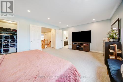 625 Autumnwood Trail, Oshawa, ON - Indoor Photo Showing Bedroom