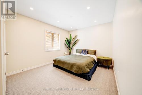 625 Autumnwood Trail, Oshawa, ON - Indoor Photo Showing Bedroom