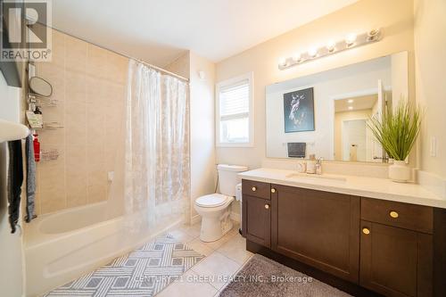 625 Autumnwood Trail, Oshawa, ON - Indoor Photo Showing Bathroom