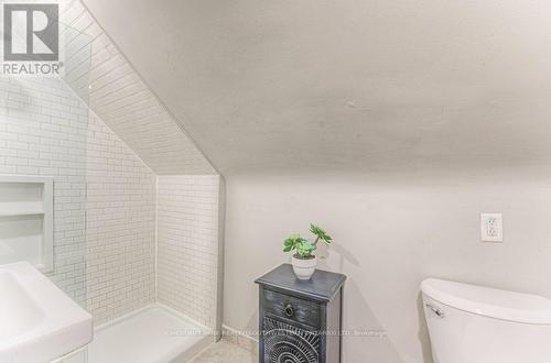 43 Barclay Avenue, Kitchener, ON - Indoor Photo Showing Bathroom