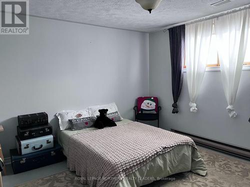 502 Remembrance Street, Timmins (Porcupine - West), ON - Indoor Photo Showing Bedroom