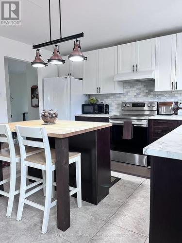 502 Remembrance Street, Timmins (Porcupine - West), ON - Indoor Photo Showing Kitchen With Upgraded Kitchen