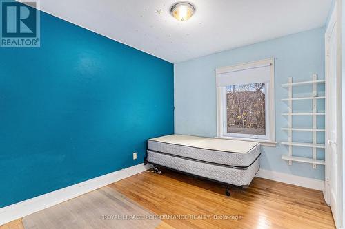 107 Russell Avenue, Ottawa, ON - Indoor Photo Showing Bedroom