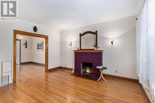 107 Russell Avenue, Ottawa, ON - Indoor With Fireplace