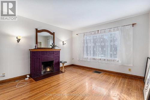 107 Russell Avenue, Ottawa, ON - Indoor With Fireplace