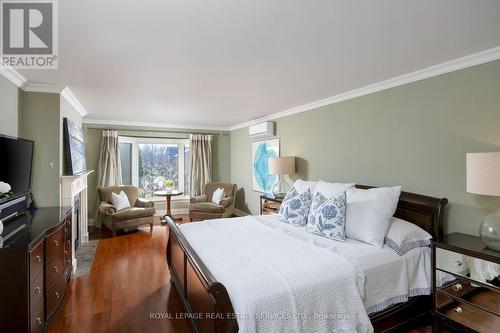 1209 Bowman Drive, Oakville, ON - Indoor Photo Showing Bedroom