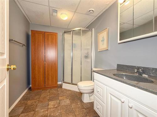 219 3Rd Avenue W, Souris, MB - Indoor Photo Showing Bathroom