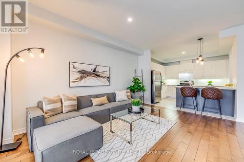 44 Nisbet Boulevard, Hamilton, ON - Indoor Photo Showing Living Room