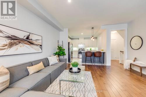 44 Nisbet Boulevard, Hamilton, ON - Indoor Photo Showing Living Room