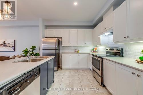 44 Nisbet Boulevard, Hamilton, ON - Indoor Photo Showing Kitchen With Stainless Steel Kitchen With Double Sink With Upgraded Kitchen