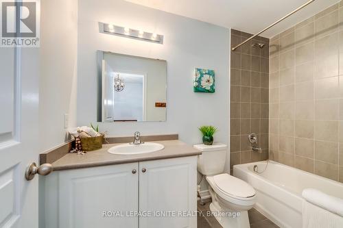 44 Nisbet Boulevard, Hamilton, ON - Indoor Photo Showing Bathroom