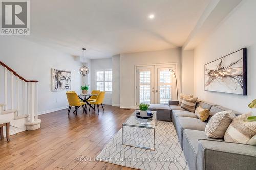 44 Nisbet Boulevard, Hamilton, ON - Indoor Photo Showing Living Room