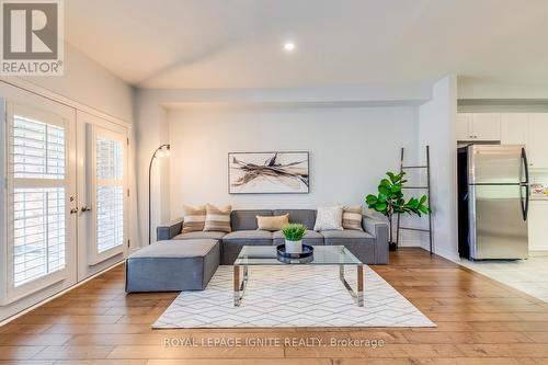 44 Nisbet Boulevard, Hamilton, ON - Indoor Photo Showing Living Room