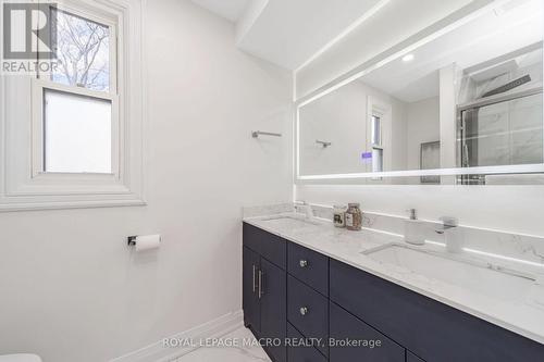 45 Munroe Street, Hamilton, ON - Indoor Photo Showing Bathroom