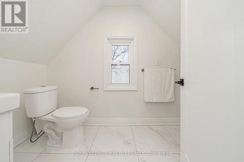 45 Munroe Street, Hamilton, ON - Indoor Photo Showing Bathroom