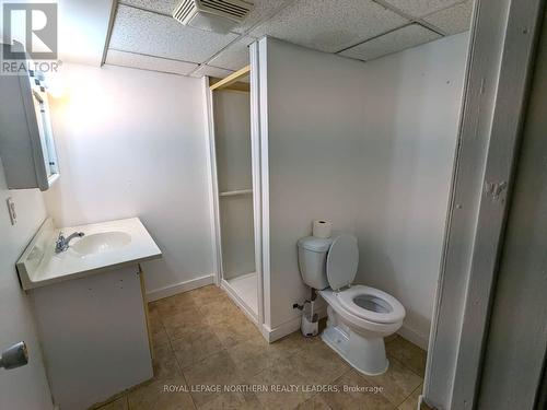 364 Craig Street, Timmins (Mtj - Main Area), ON - Indoor Photo Showing Bathroom